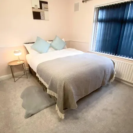 Comfy 4 Bedroom House Apartamento Leeds (West Yorkshire)