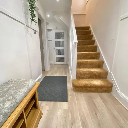 Comfy 4 Bedroom House 公寓 利兹