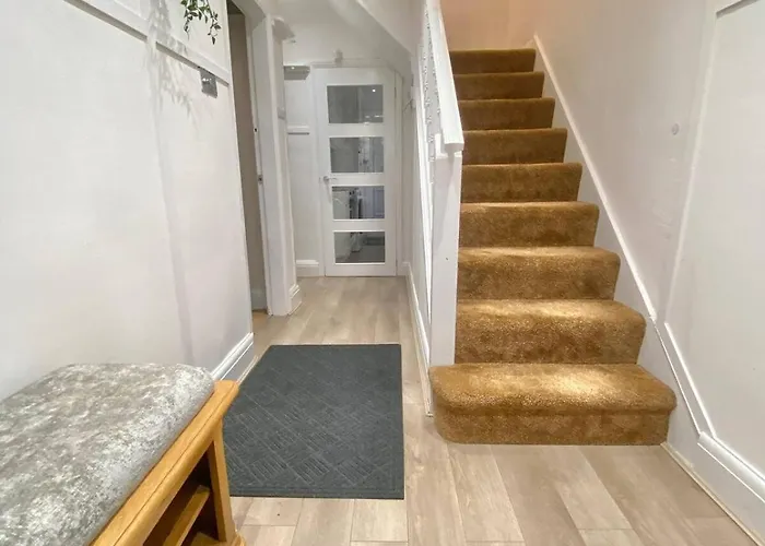 Comfy 4 Bedroom House Apartment Leeds (West Yorkshire)